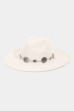 Load image into Gallery viewer, Concho Chain Hat