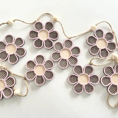 Rattan Daisy Garland