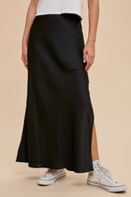 Load image into Gallery viewer, IL Satin Bias Cut Skirt