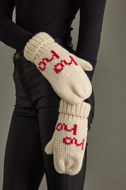 PAN Ivory/Red Ho Ho Ho Mittens