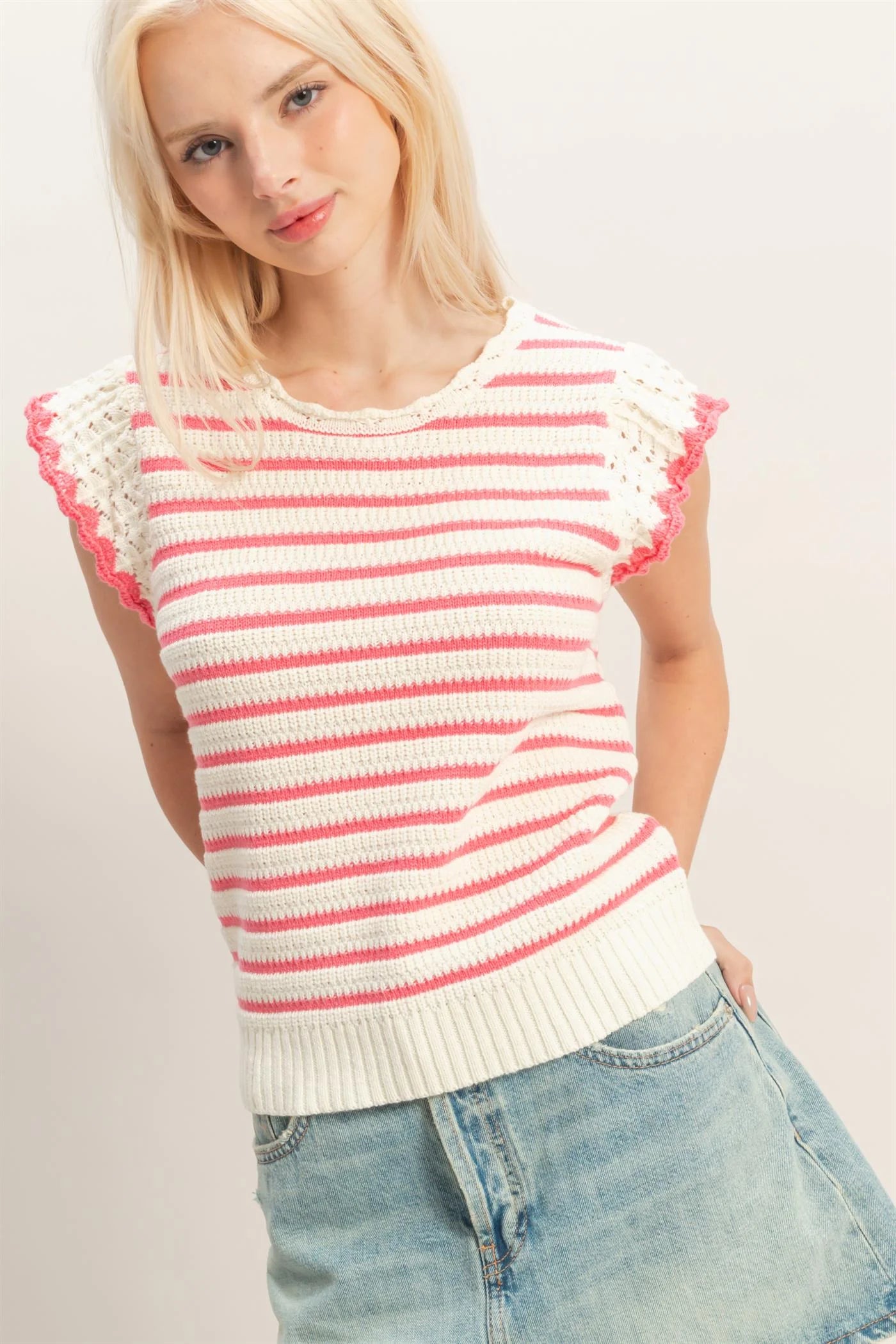 HF Scalloped Ruffle Sleeve Top