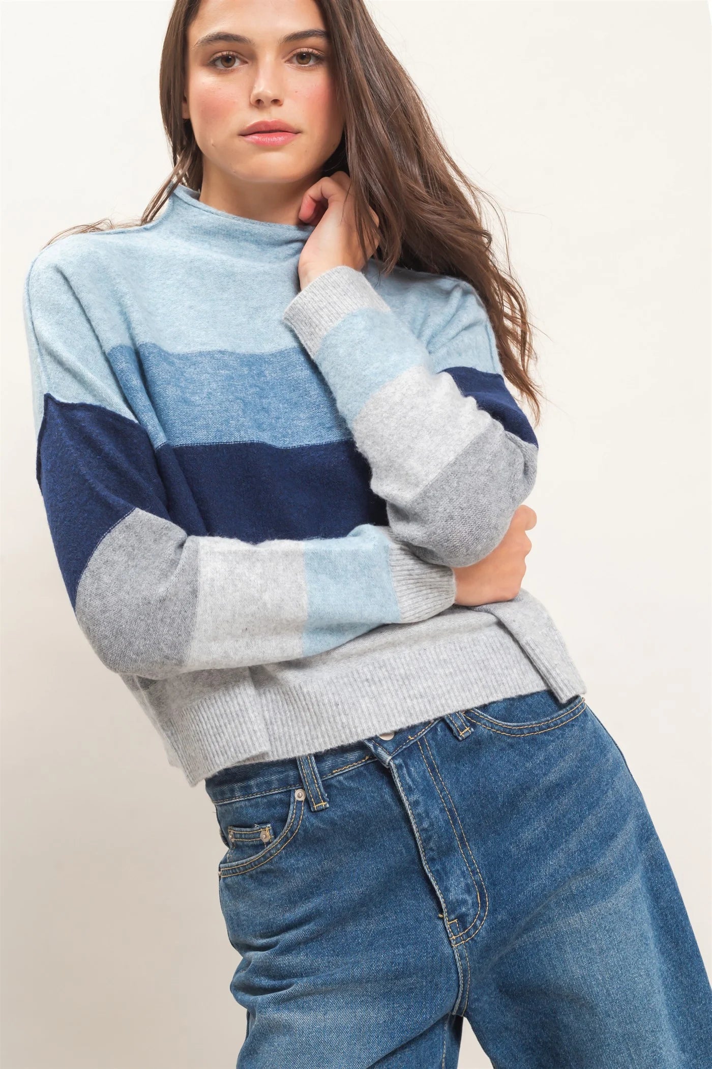 HF Color Block Turtleneck Sweater