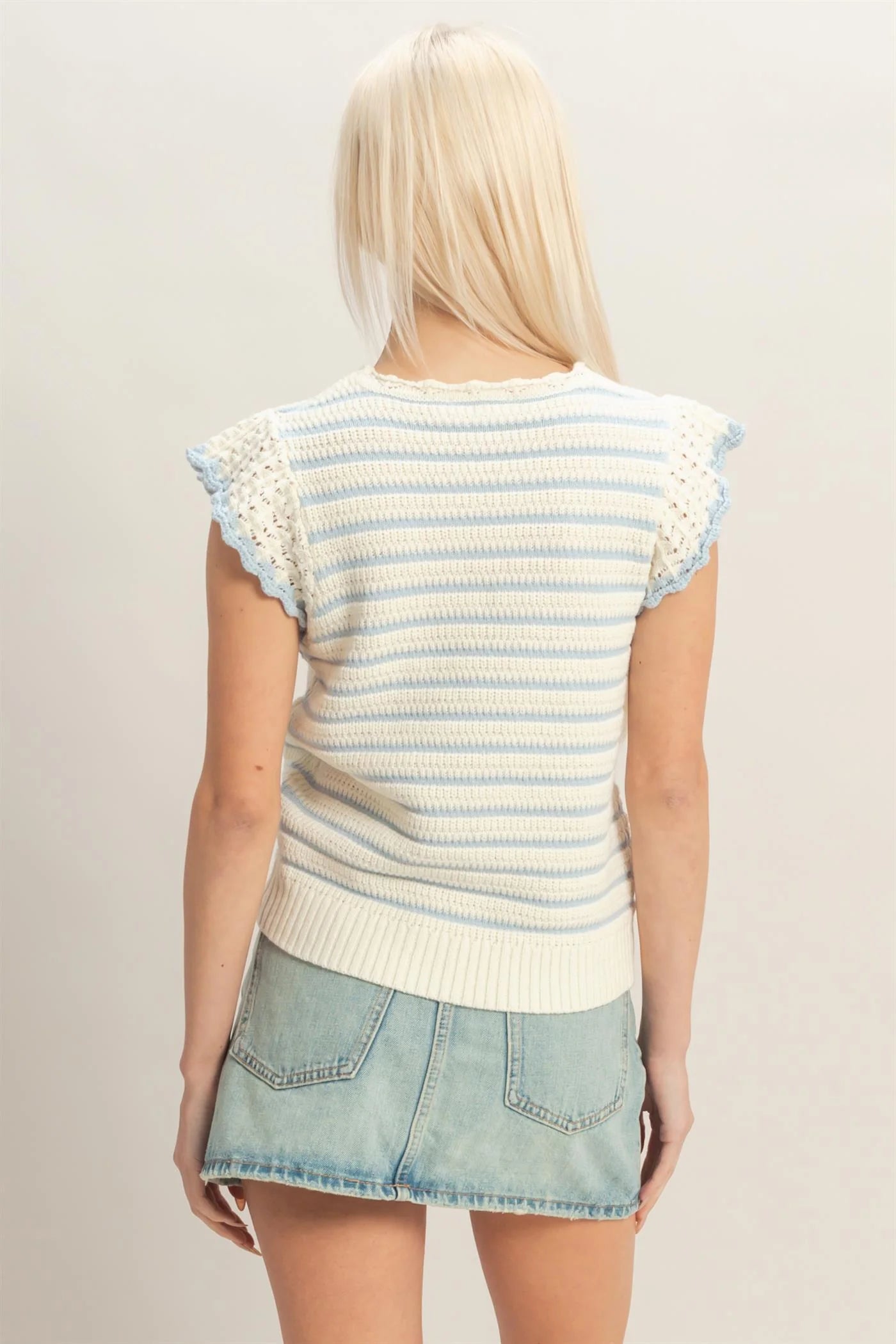 HF Scalloped Ruffle Sleeve Top