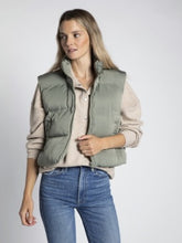 Load image into Gallery viewer, Issey Vest